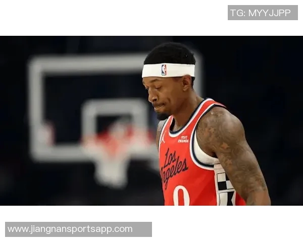 比尔遭遇伤病困扰休赛期膝盖手术本季上场时间受限情况堪忧