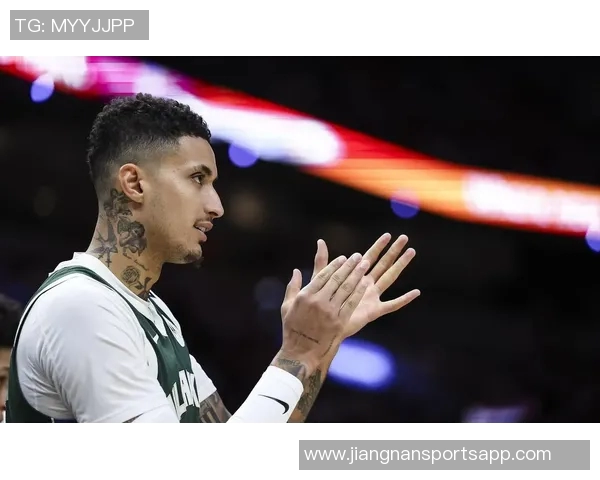 AJ格林续约雄鹿四年4500万续写三分传奇连续三年命中率超四成